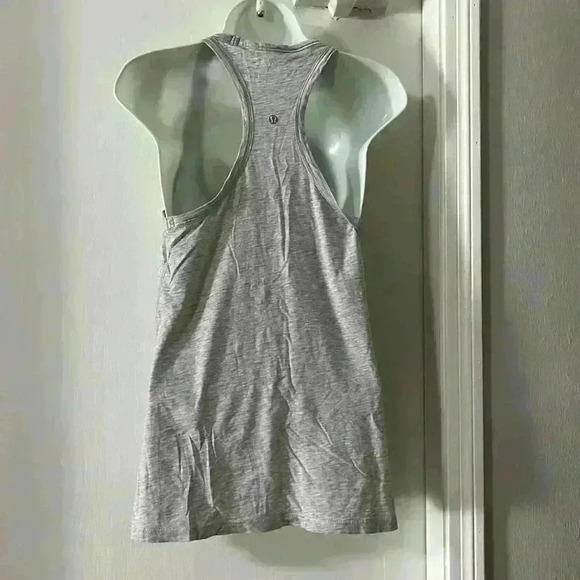 Lululemon tank top - Picture 4 of 9